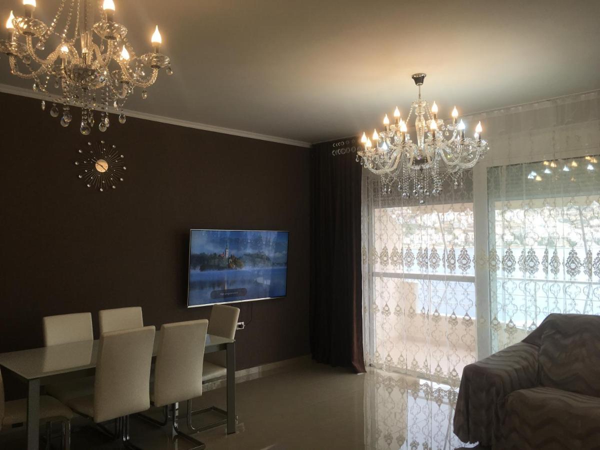 Royal Queen And King Luxury Apartment ซารานเดอ ภายนอก รูปภาพ
