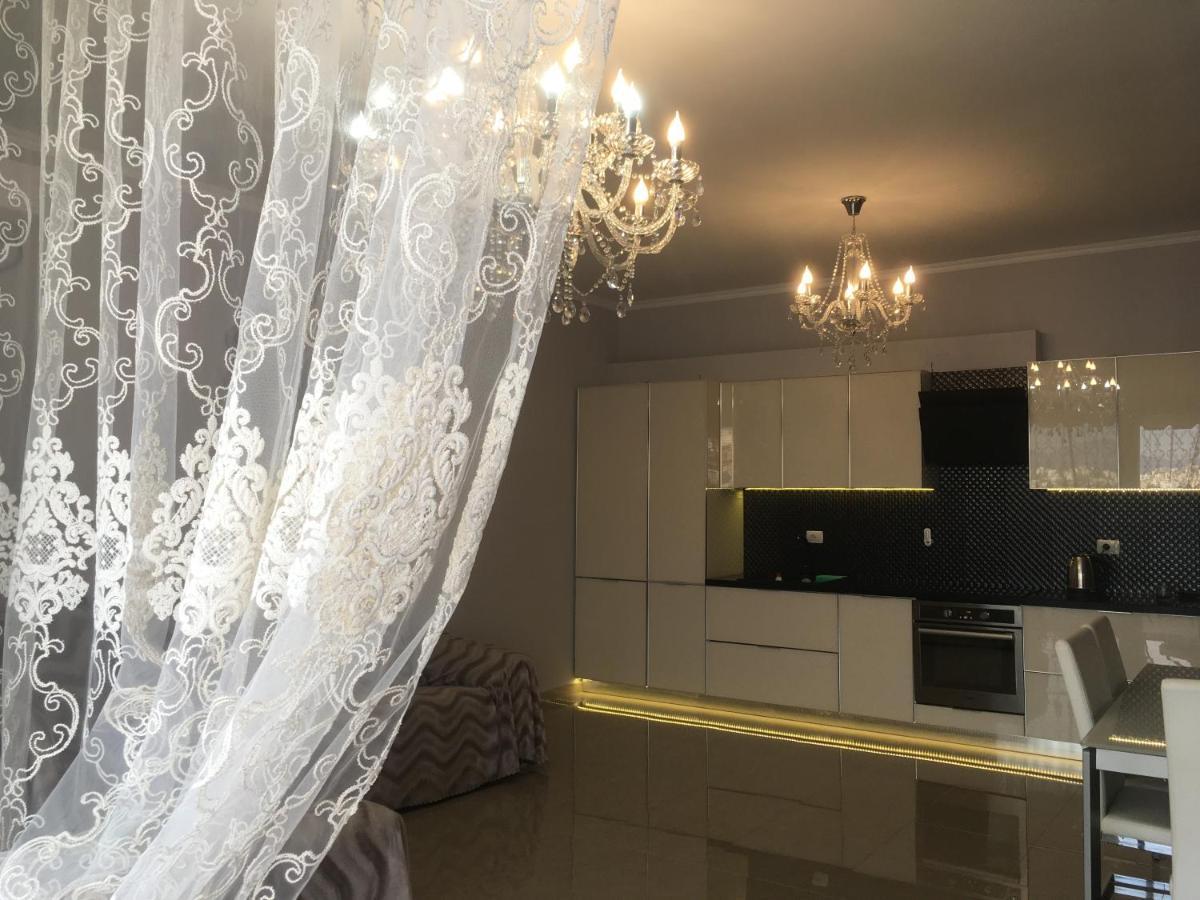 Royal Queen And King Luxury Apartment ซารานเดอ ภายนอก รูปภาพ