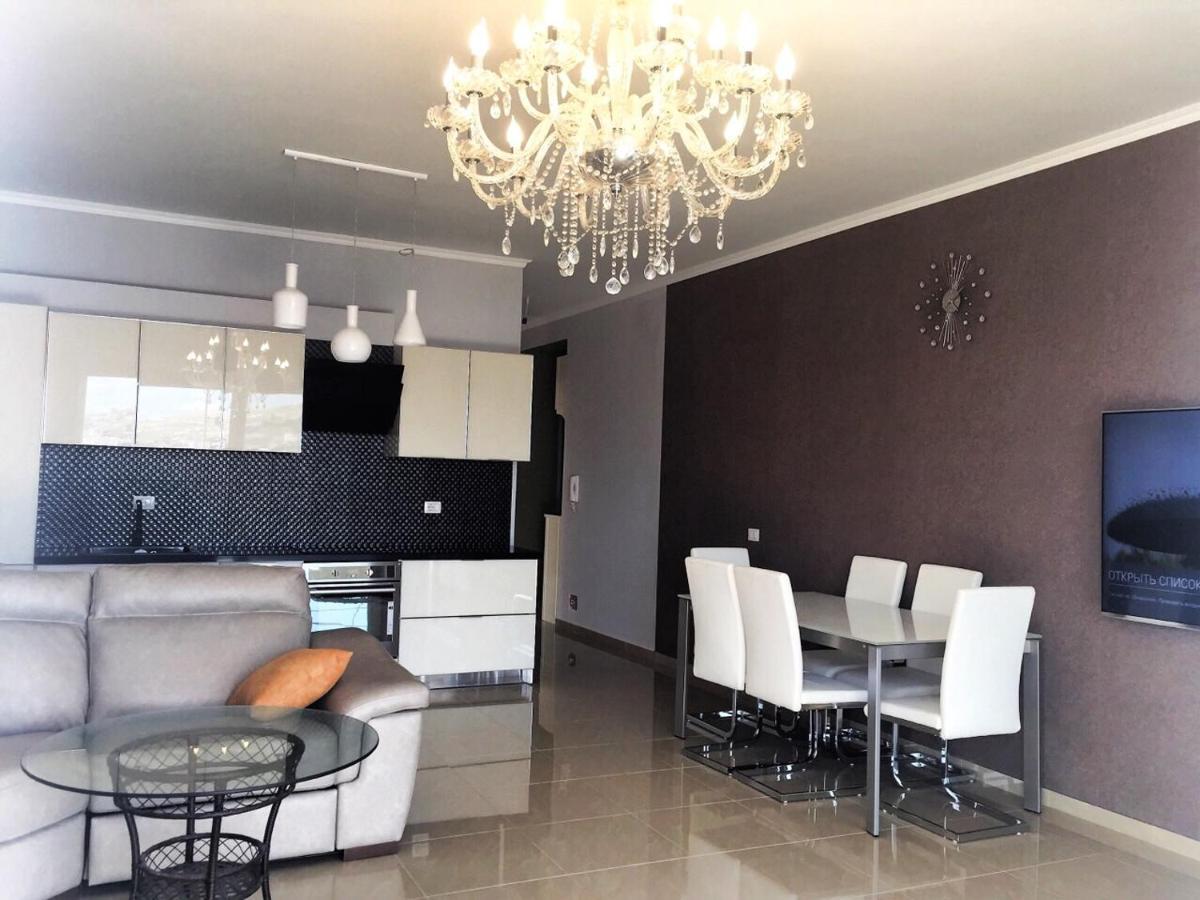 Royal Queen And King Luxury Apartment ซารานเดอ ภายนอก รูปภาพ